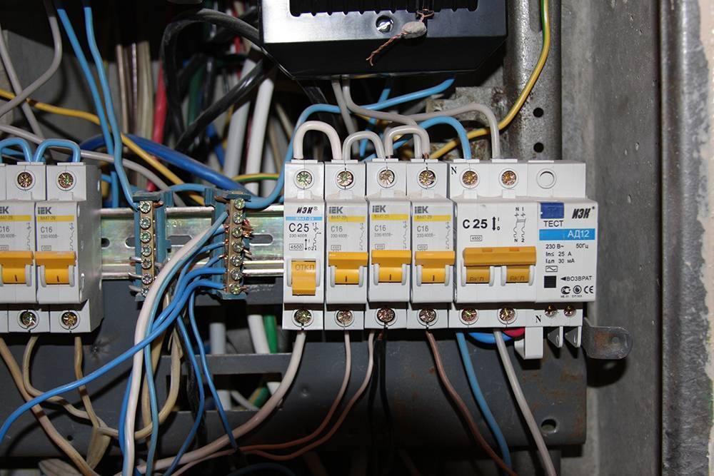 Правильное подключение автоматов в щитке